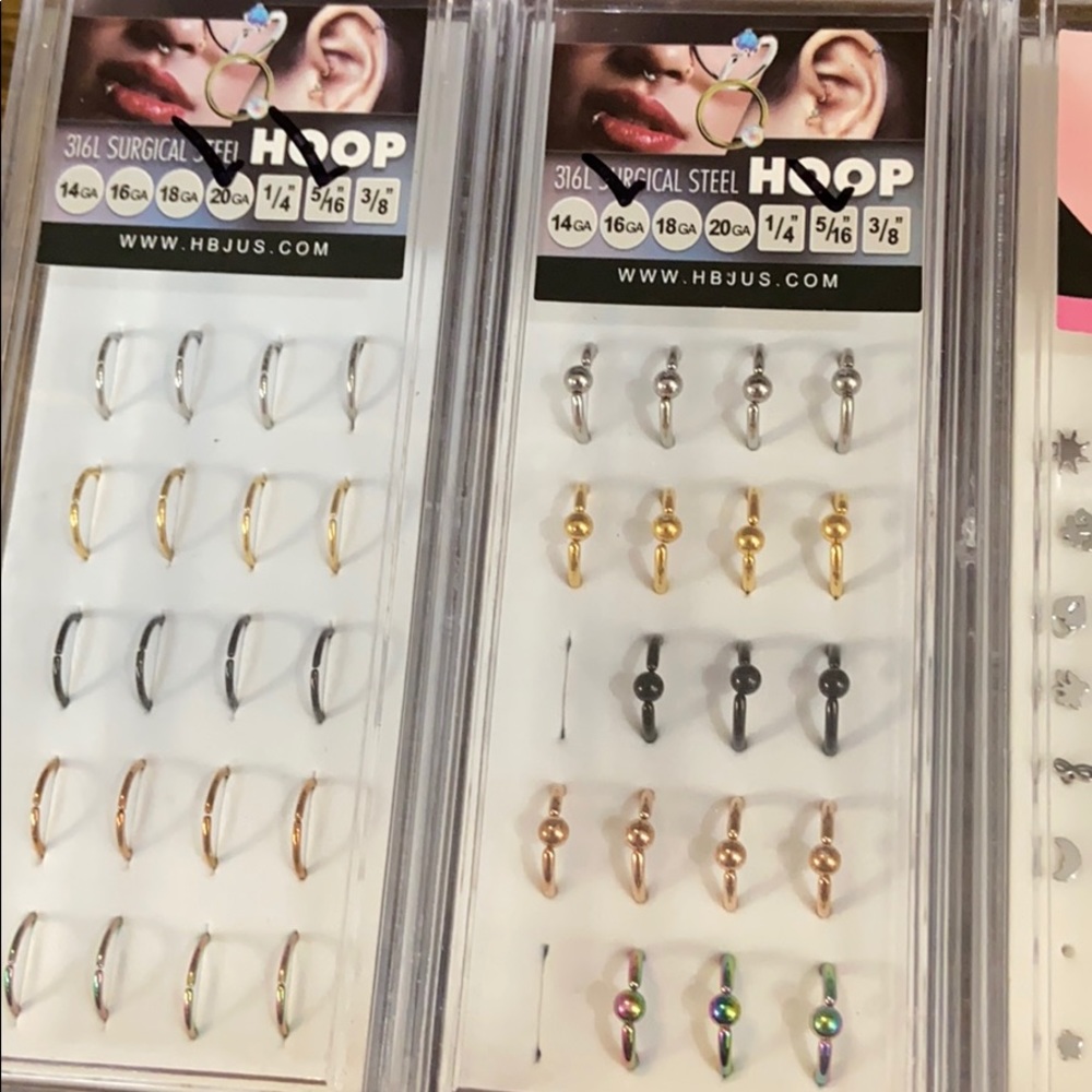 156 Piece Body jewelry, nose & belly rings, studs - Picture 4 of 5